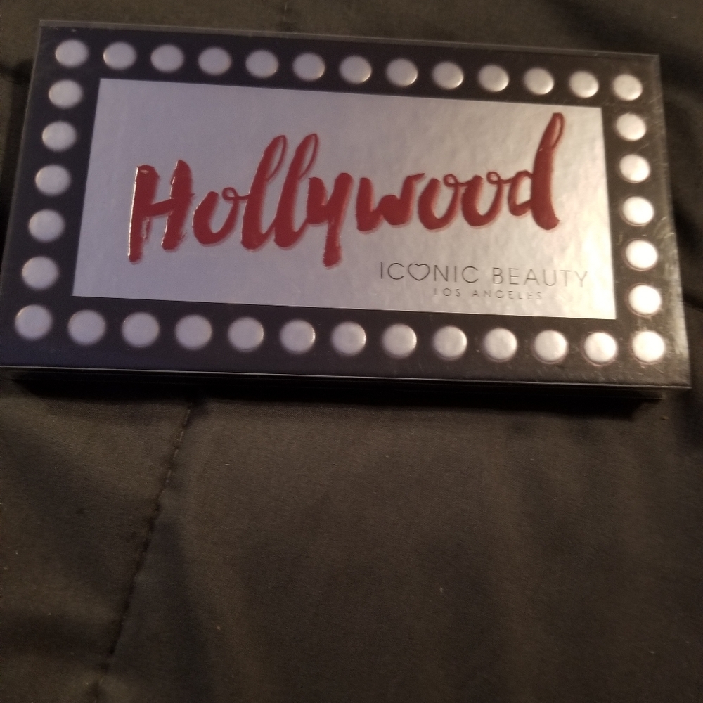Assorted Makeup. - Picture 10 of 15